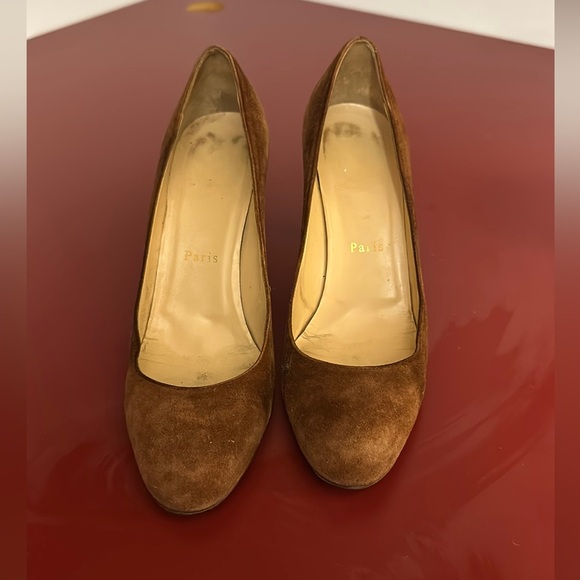 *** Size 38 1/2 Christian Louboutin Ron Ron Brown Suede Heels. - Picture 2 of 12